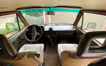 Volkswagen-Vanagon-westfalia-1984-brown-2