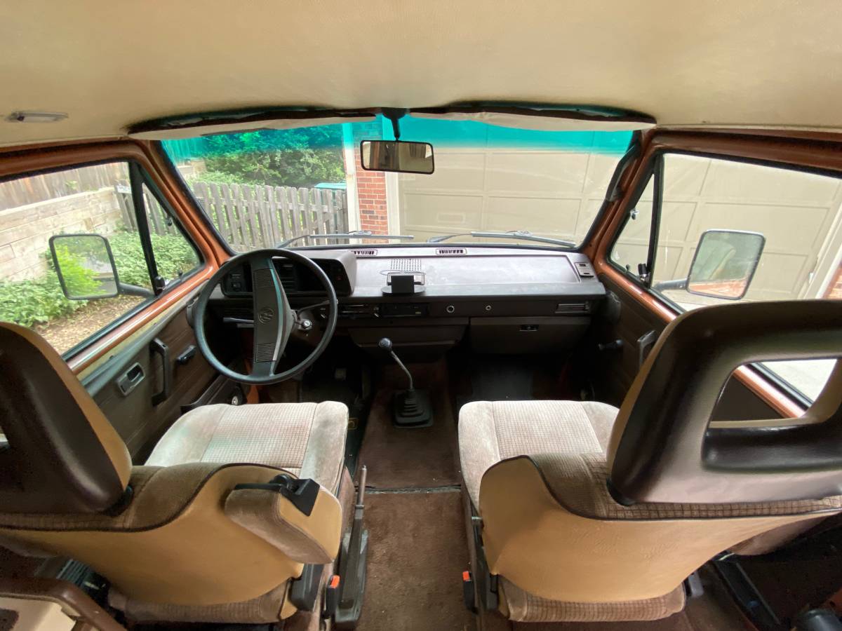 Volkswagen-Vanagon-westfalia-1984-brown-2