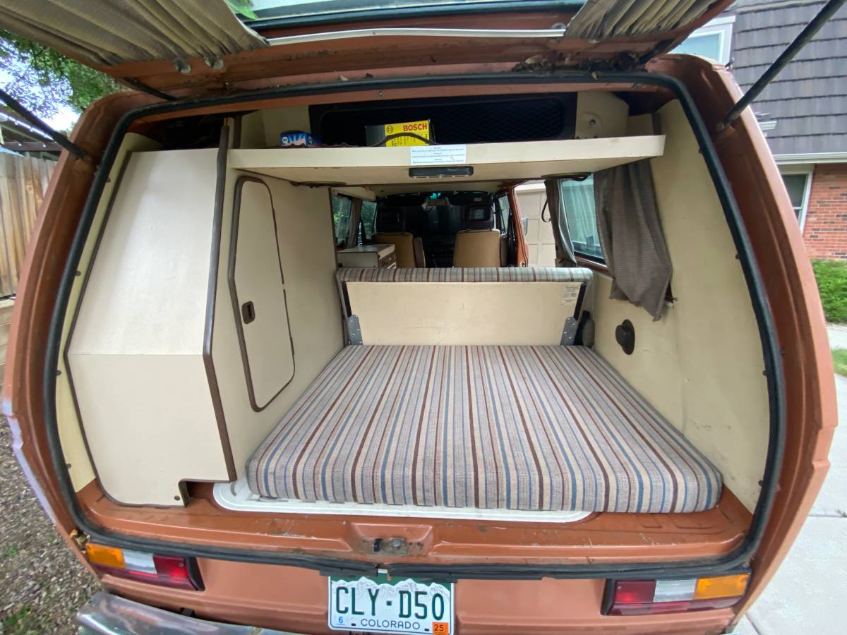 Volkswagen-Vanagon-westfalia-1984-brown-8