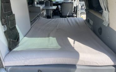 Volkswagen-Vanagon-westfalia-1990-white-21