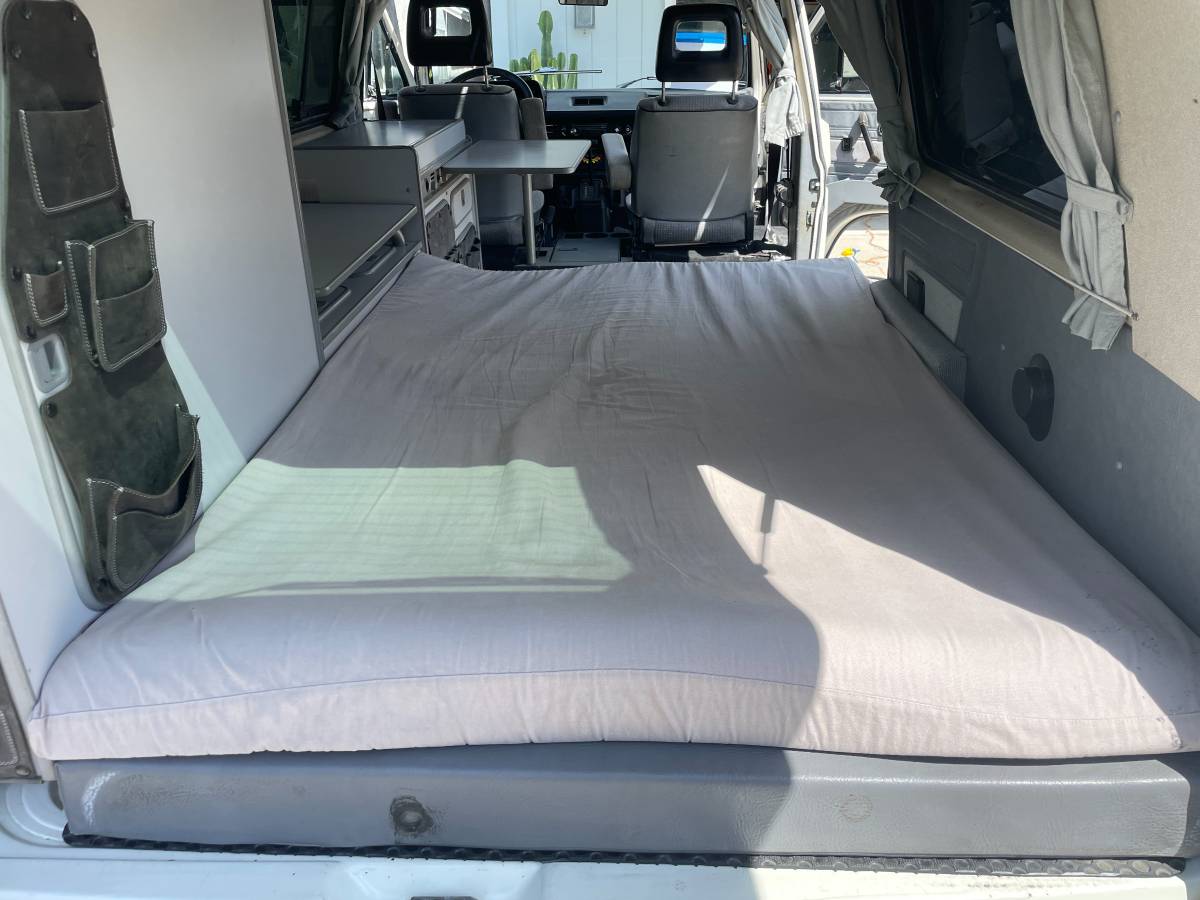 Volkswagen-Vanagon-westfalia-1990-white-21