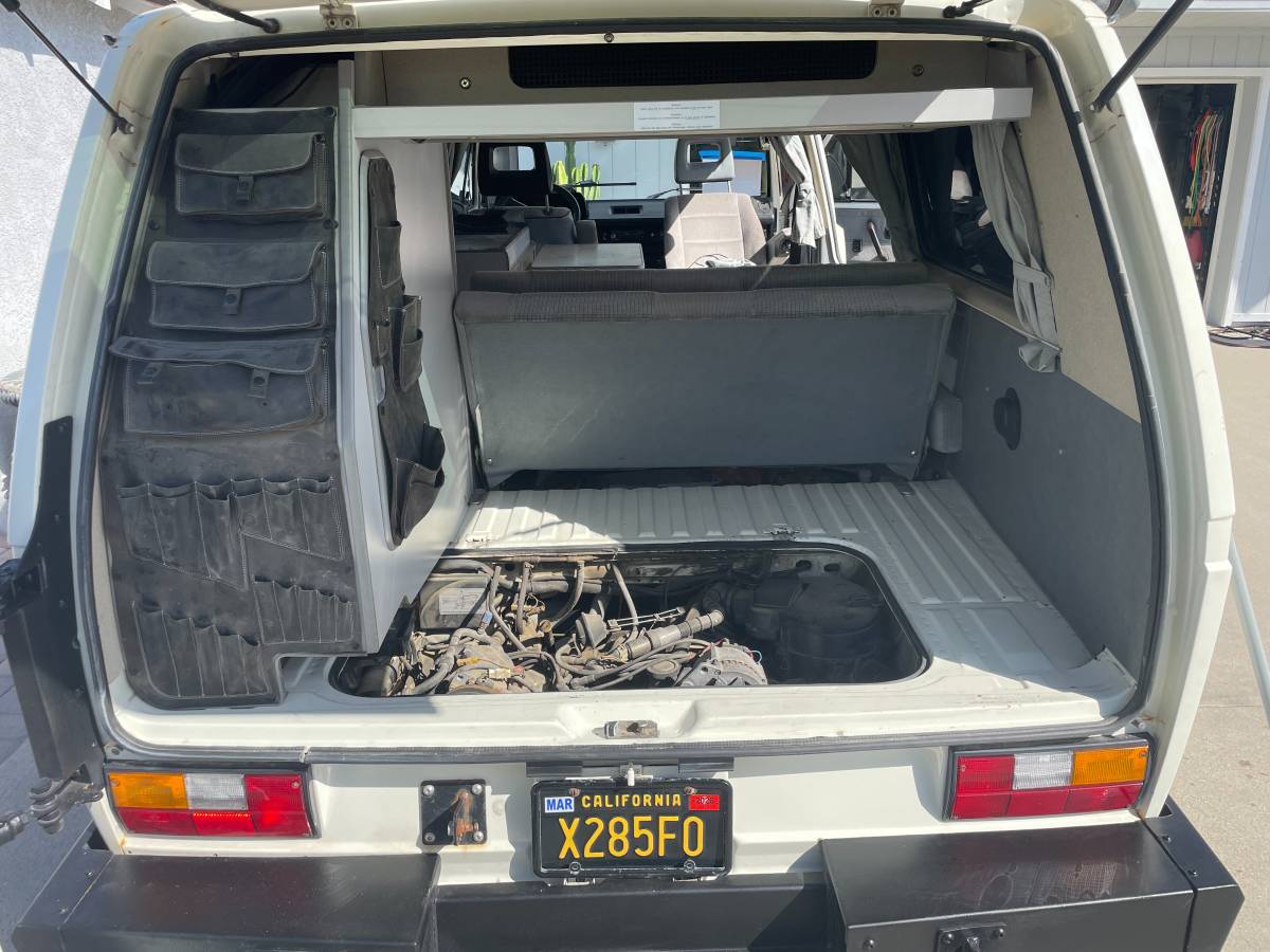 Volkswagen-Vanagon-westfalia-1990-white-22