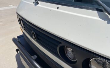 Volkswagen-Vanagon-westfalia-1990-white-5