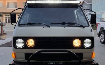 Volkswagen-Vanagon-westfalia-1990-white-6