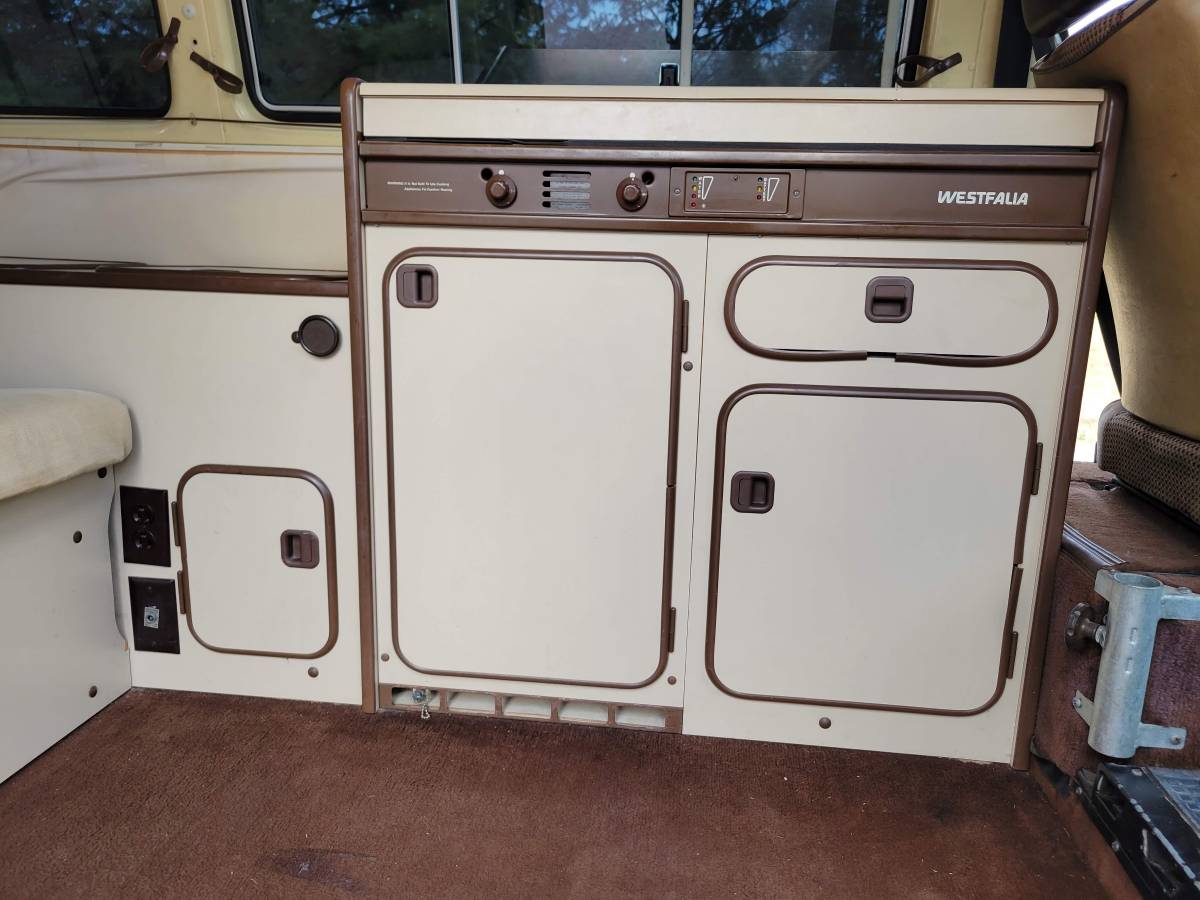 Volkswagen-Vanagon-westfalia-diesel-1982-11