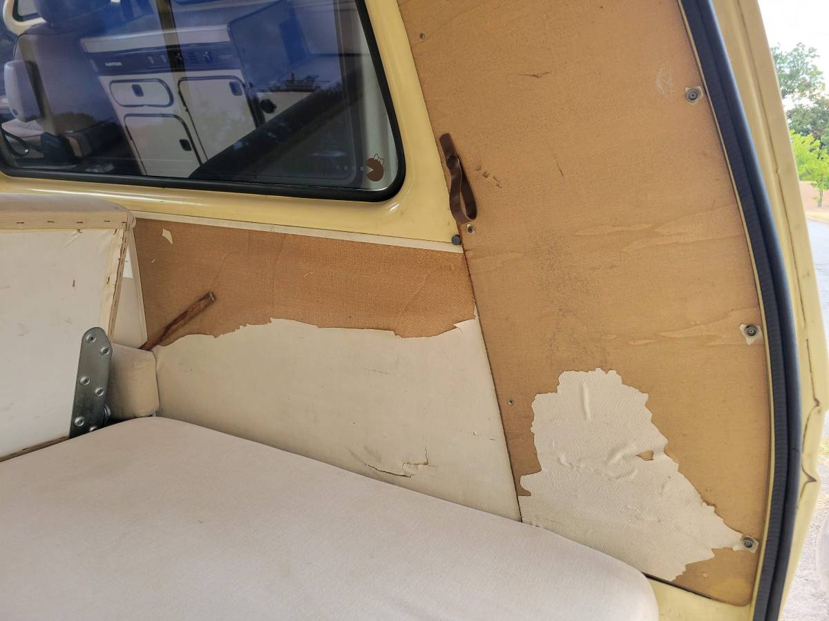 Volkswagen-Vanagon-westfalia-diesel-1982-17