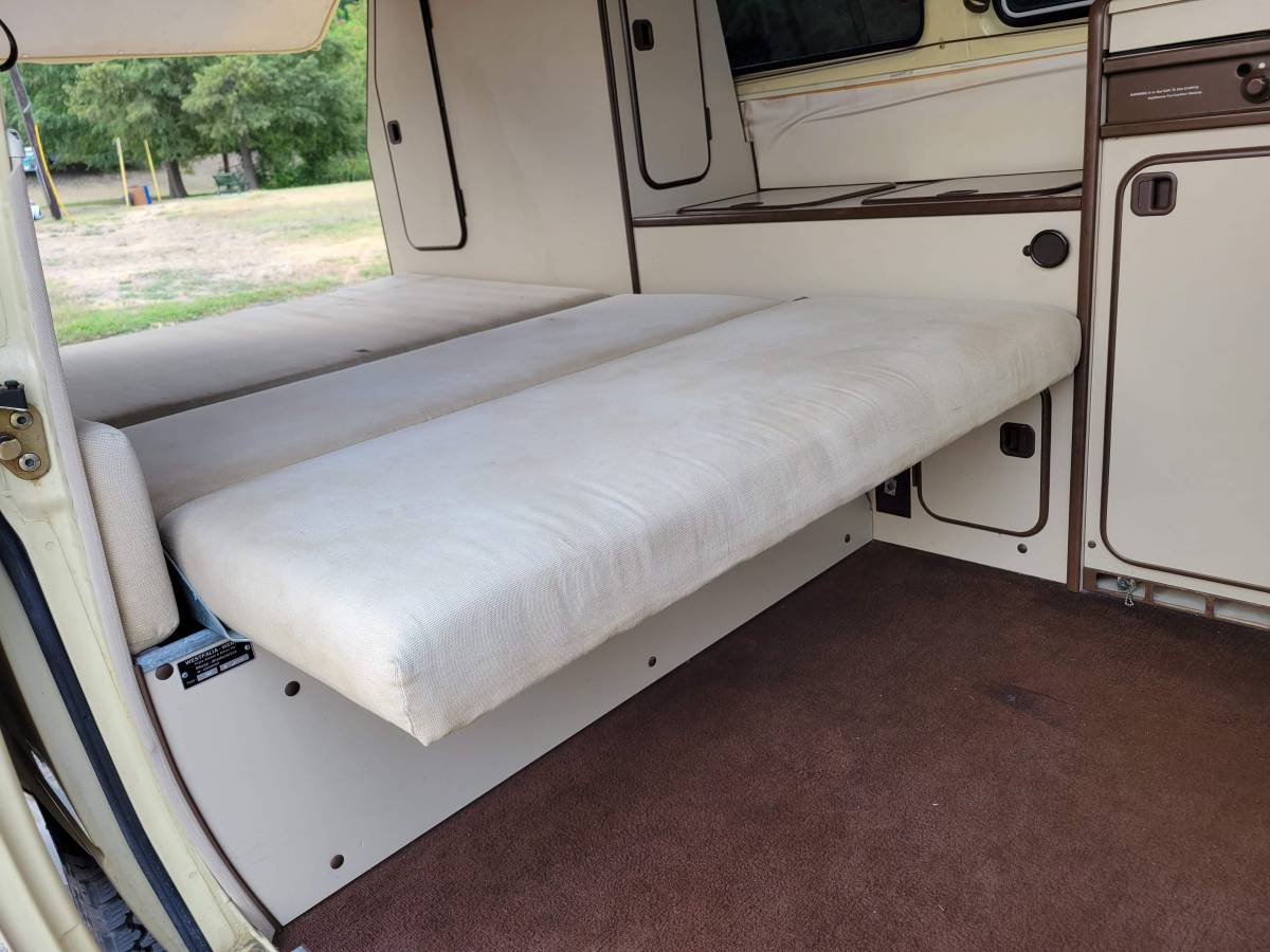 Volkswagen-Vanagon-westfalia-diesel-1982-21