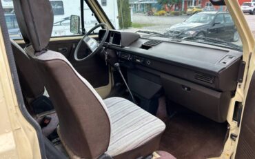 Volkswagen-Vanagon-westfalia-diesel-1982-4
