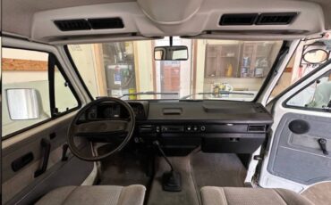 Volkswagen-Vanagon-westfalia-eurovan-1990-white-4