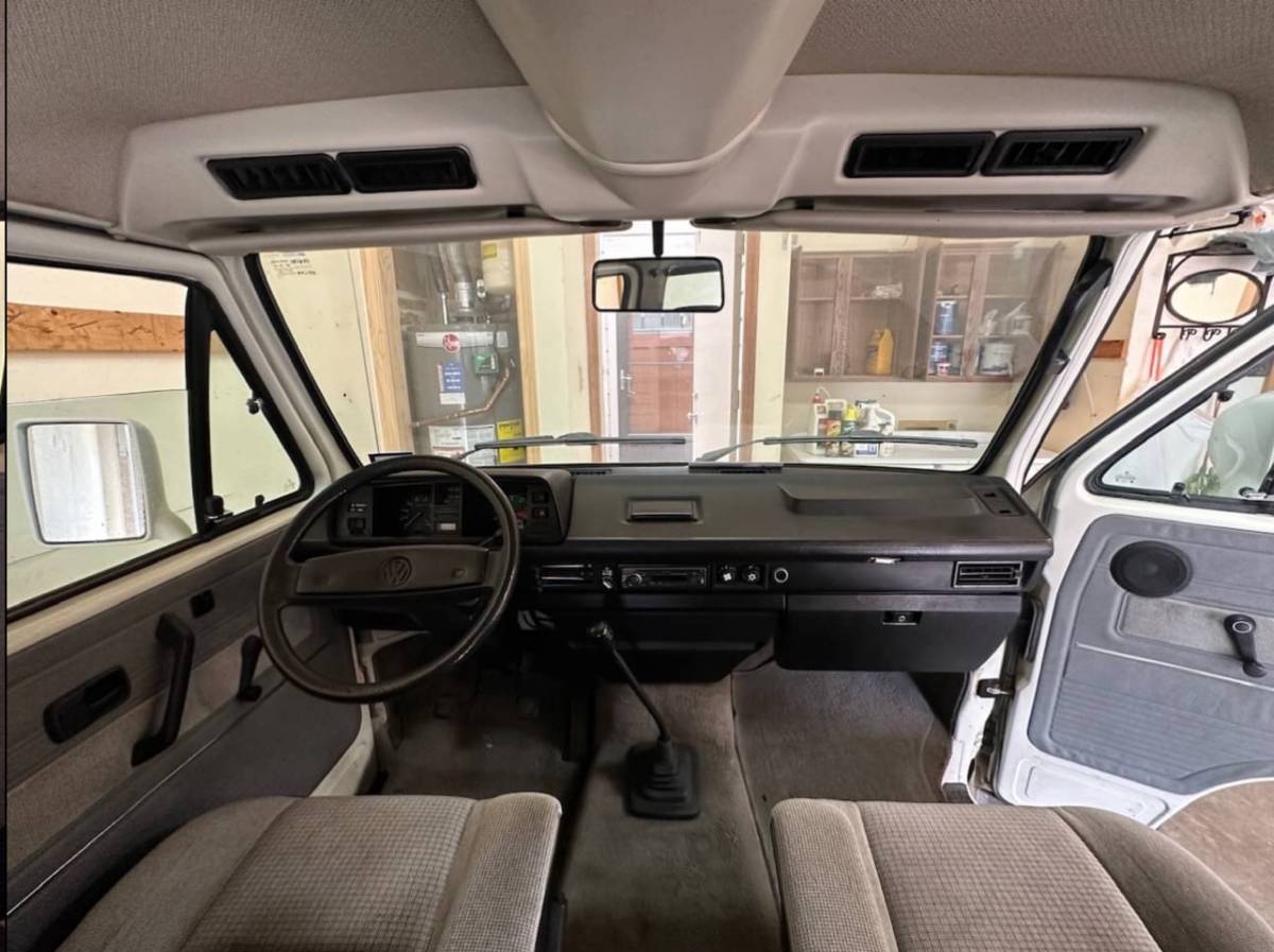 Volkswagen-Vanagon-westfalia-eurovan-1990-white-4