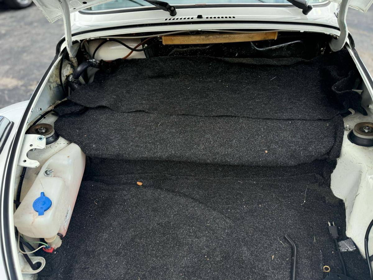 Volkswagen-Volkswagen-convertibl-1979-white-12
