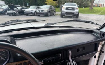 Volkswagen-Volkswagen-convertibl-1979-white-14