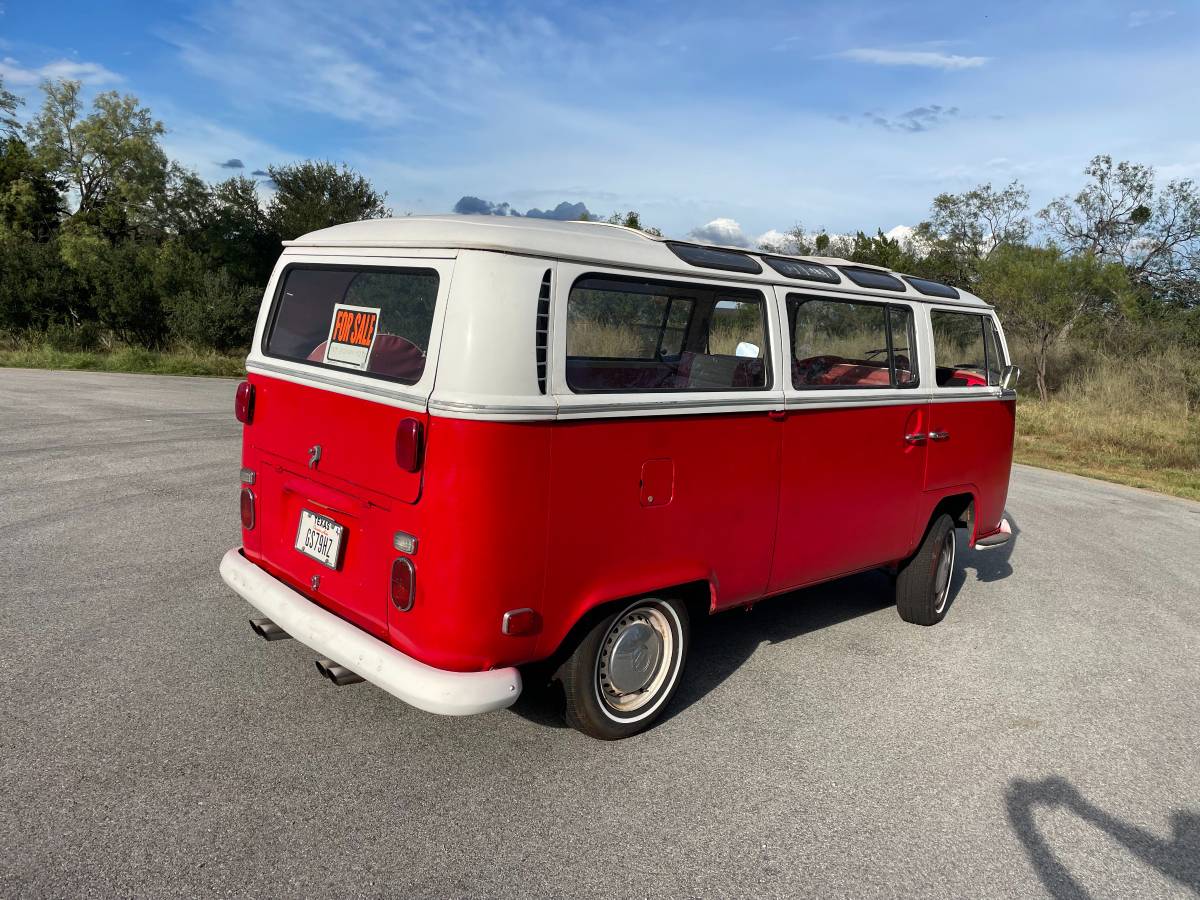 Volkswagen-Vw-bus-1971-red-3