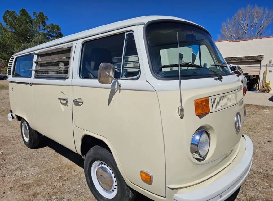 Volkswagen-Vw-bus-vanagon-1977