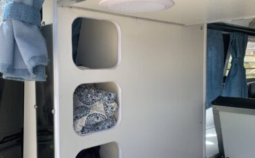 Volkswagen-Vw-camper-1977-5