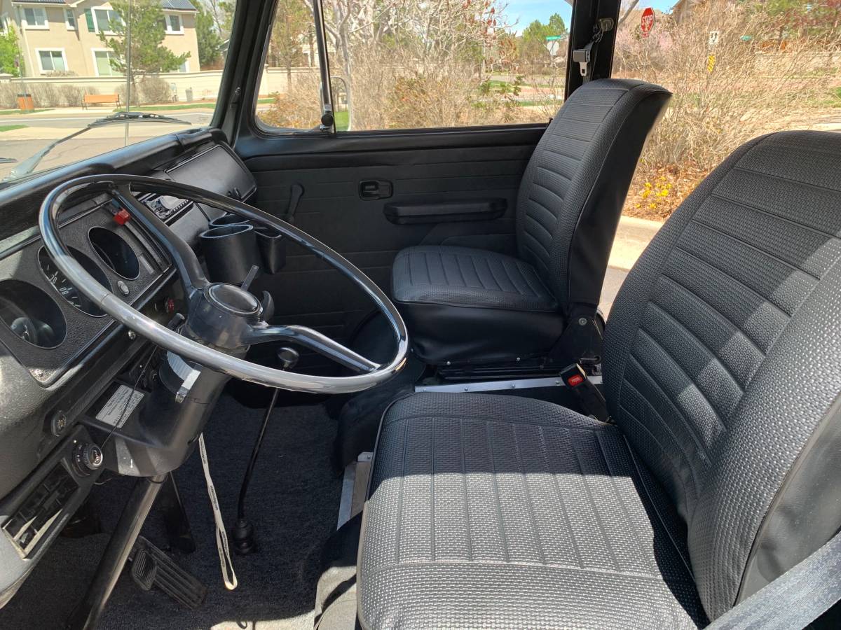 Volkswagen-Vw-camper-1977-8