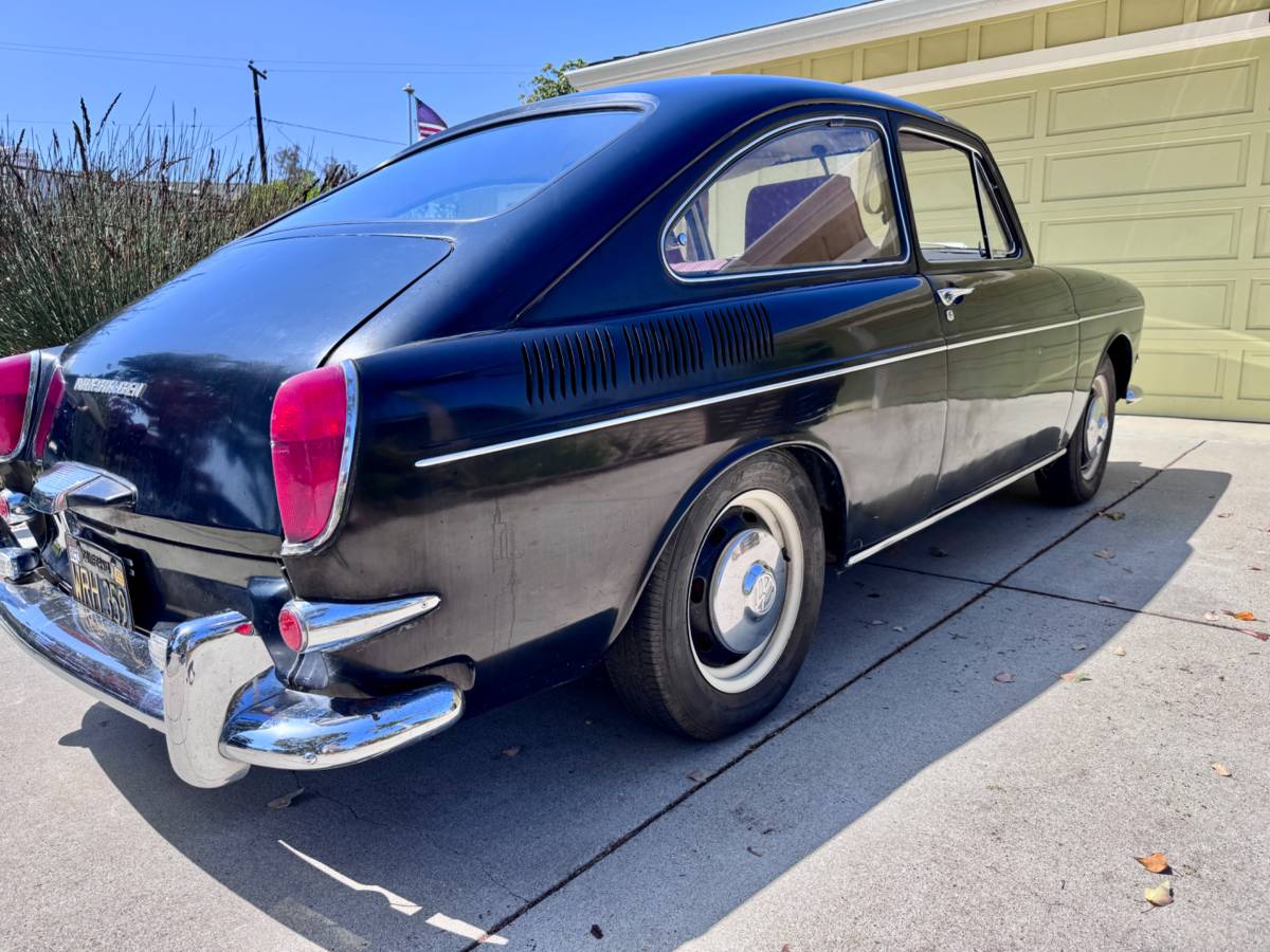 Volkswagen-Vw-fastback-1967-black-1