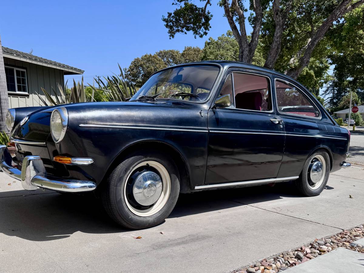 Volkswagen-Vw-fastback-1967-black-2