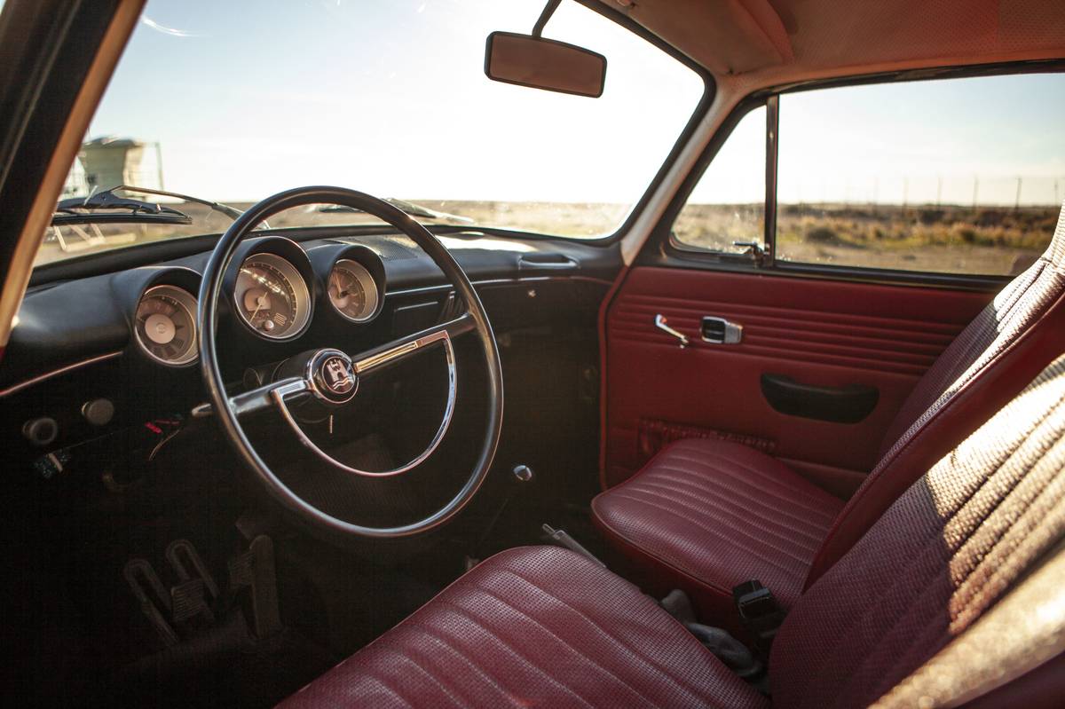 Volkswagen-Vw-fastback-1967-black-5