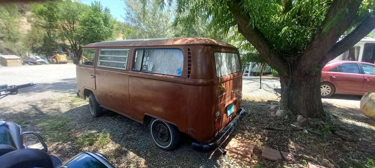 Volkswagen-Vw-type-2-1970-2