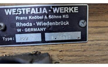 Volkswagen-Westfalia-camper-1981-Orange-Various-16