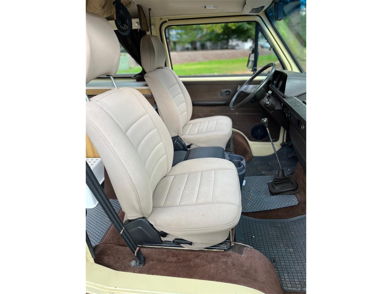 Volkswagen-Westfalia-camper-1981-Yellow-Brown-16