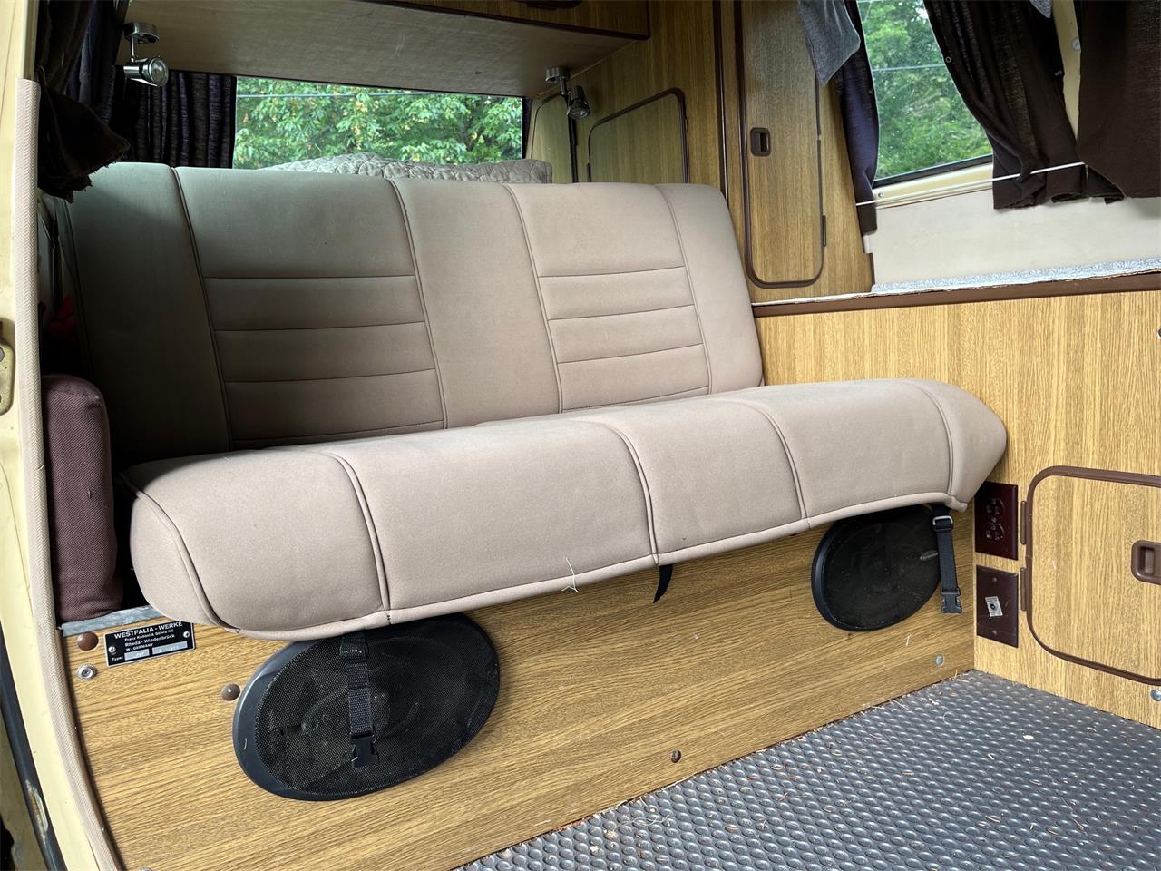 Volkswagen-Westfalia-camper-1981-Yellow-Brown-3
