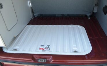 Volkswagen-Westfalia-camper-1988-Maroon-Grey-11
