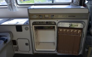 Volkswagen-Westfalia-camper-1988-Maroon-Grey-29