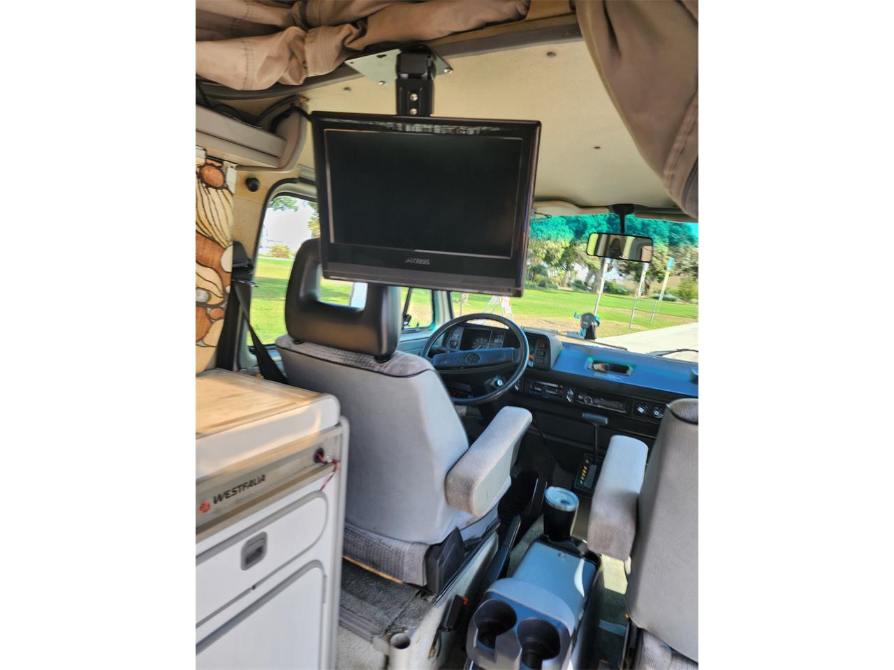 Volkswagen-Westfalia-camper-1991-Bronze-Gray-13