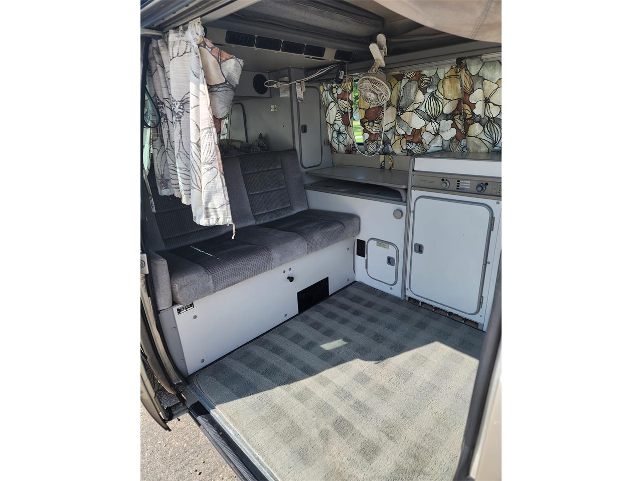 Volkswagen-Westfalia-camper-1991-Bronze-Gray-14