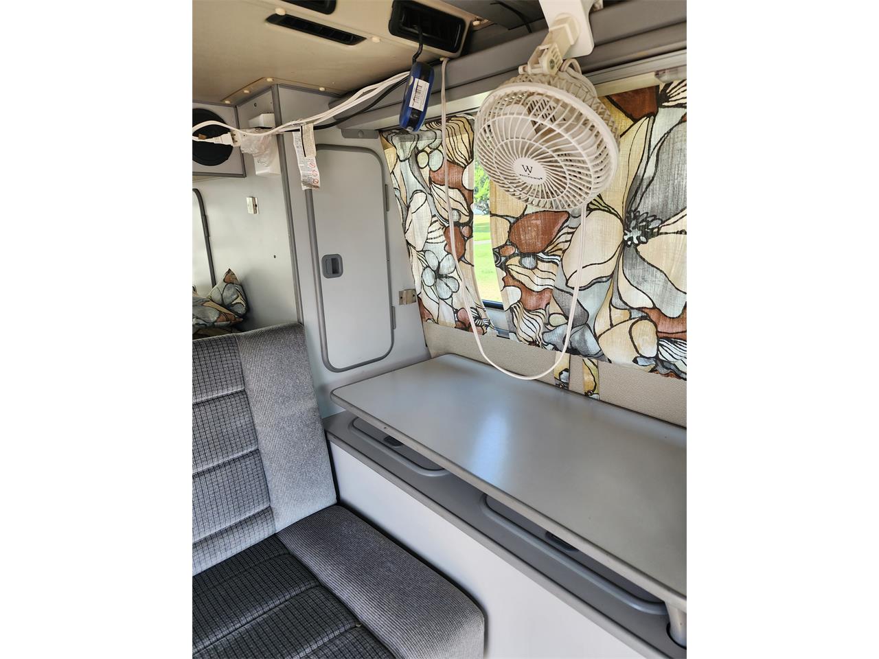 Volkswagen-Westfalia-camper-1991-Bronze-Gray-15