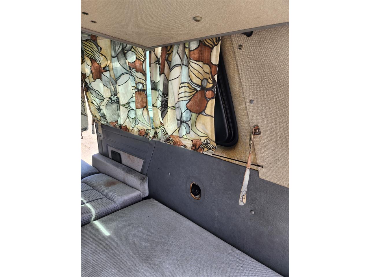 Volkswagen-Westfalia-camper-1991-Bronze-Gray-23