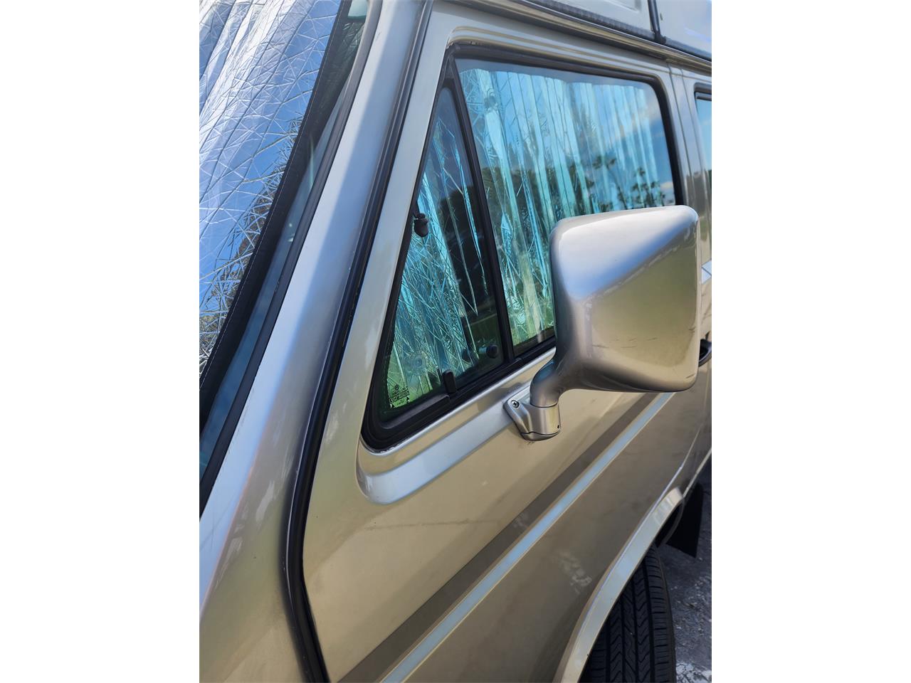 Volkswagen-Westfalia-camper-1991-Bronze-Gray-28