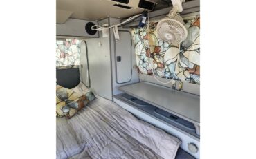 Volkswagen-Westfalia-camper-1991-Bronze-Gray-37