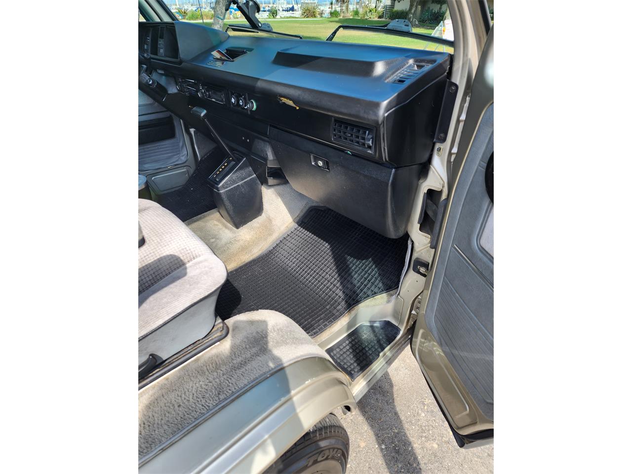 Volkswagen-Westfalia-camper-1991-Bronze-Gray-39