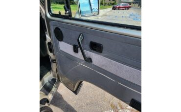 Volkswagen-Westfalia-camper-1991-Bronze-Gray-40