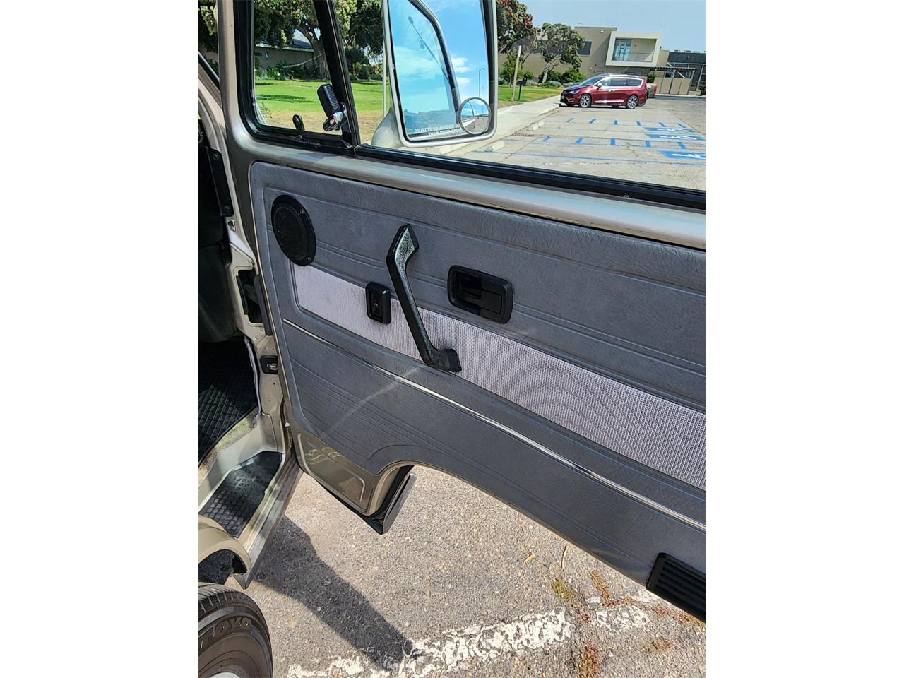 Volkswagen-Westfalia-camper-1991-Bronze-Gray-40