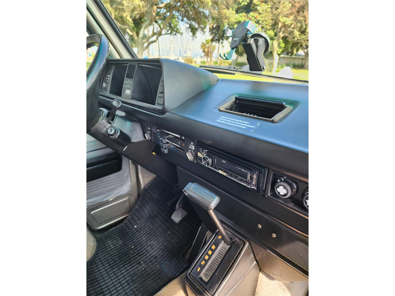 Volkswagen-Westfalia-camper-1991-Bronze-Gray-44