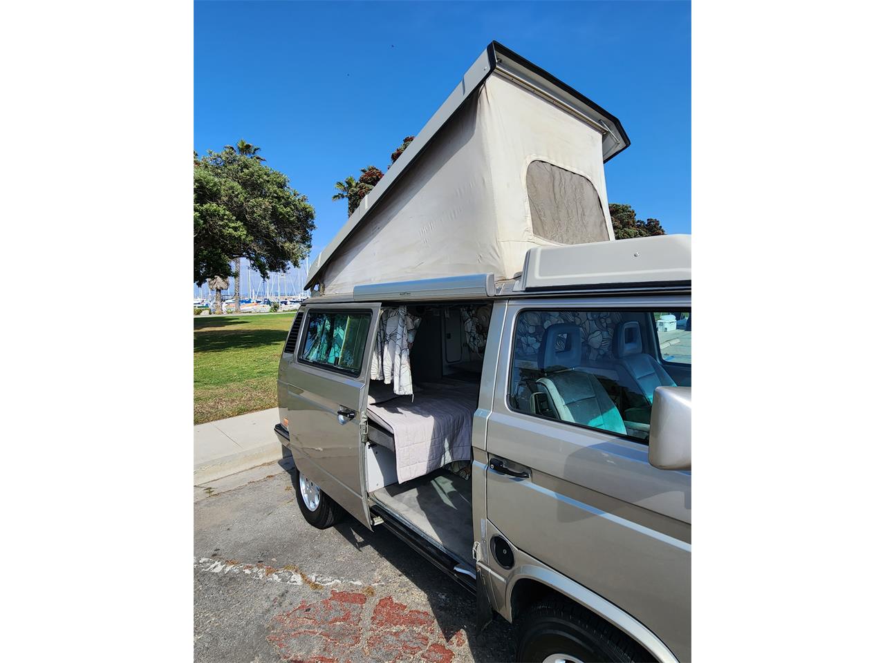 Volkswagen-Westfalia-camper-1991-Bronze-Gray-8