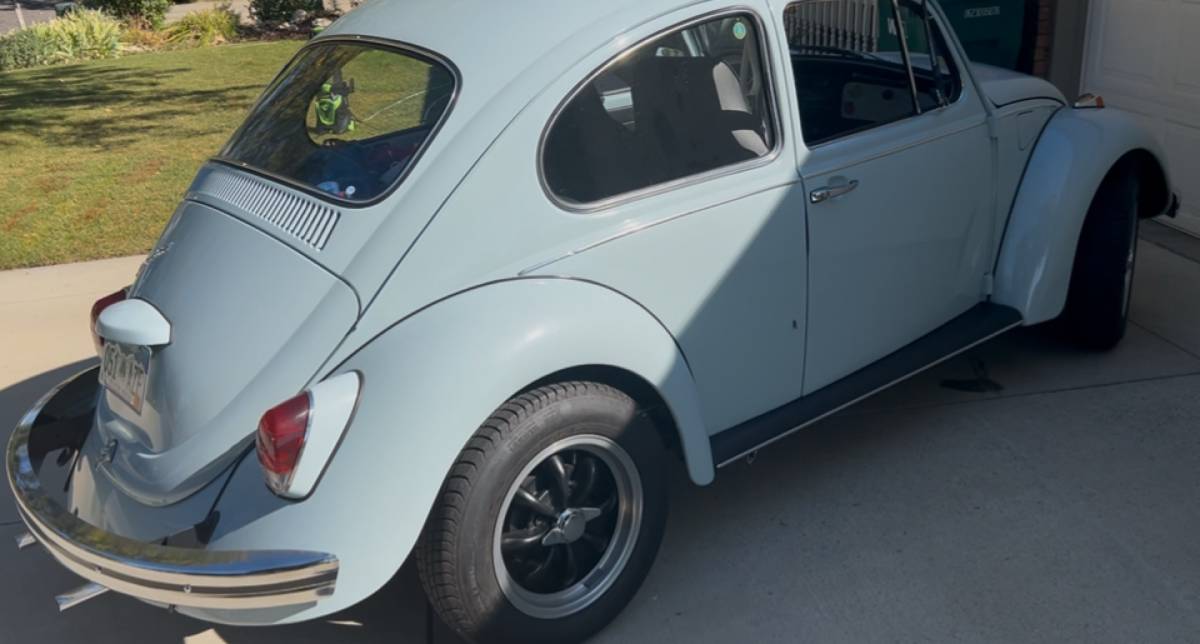 Volkswagen-beetle-1969-blue-2