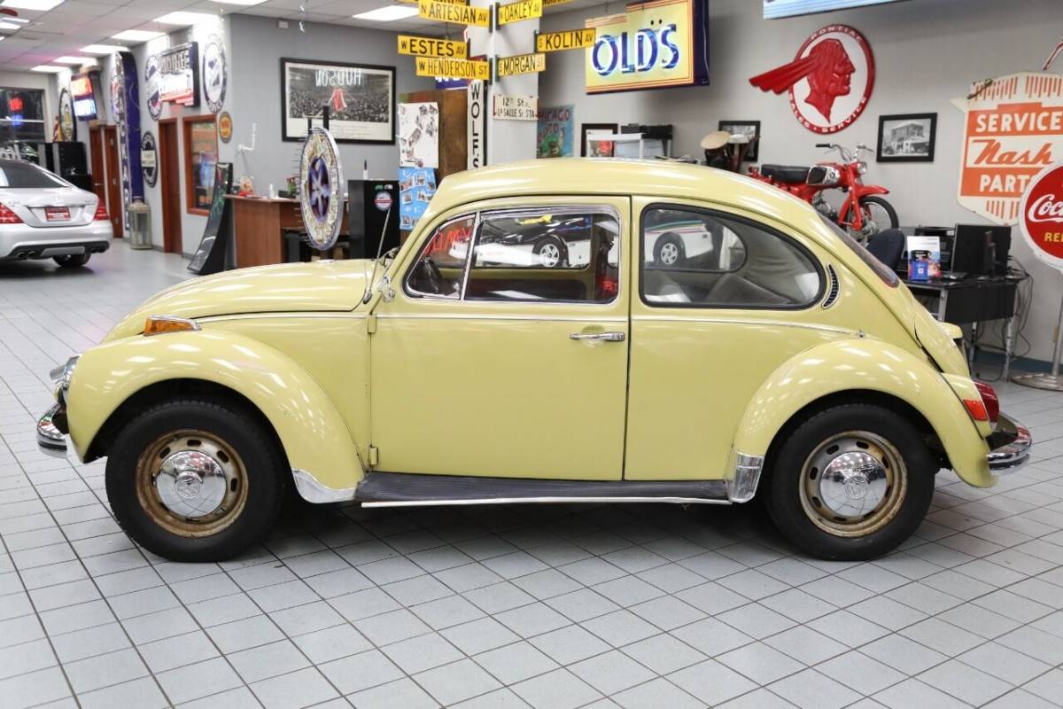 Volkswagen-beetle-1972-yellow-12