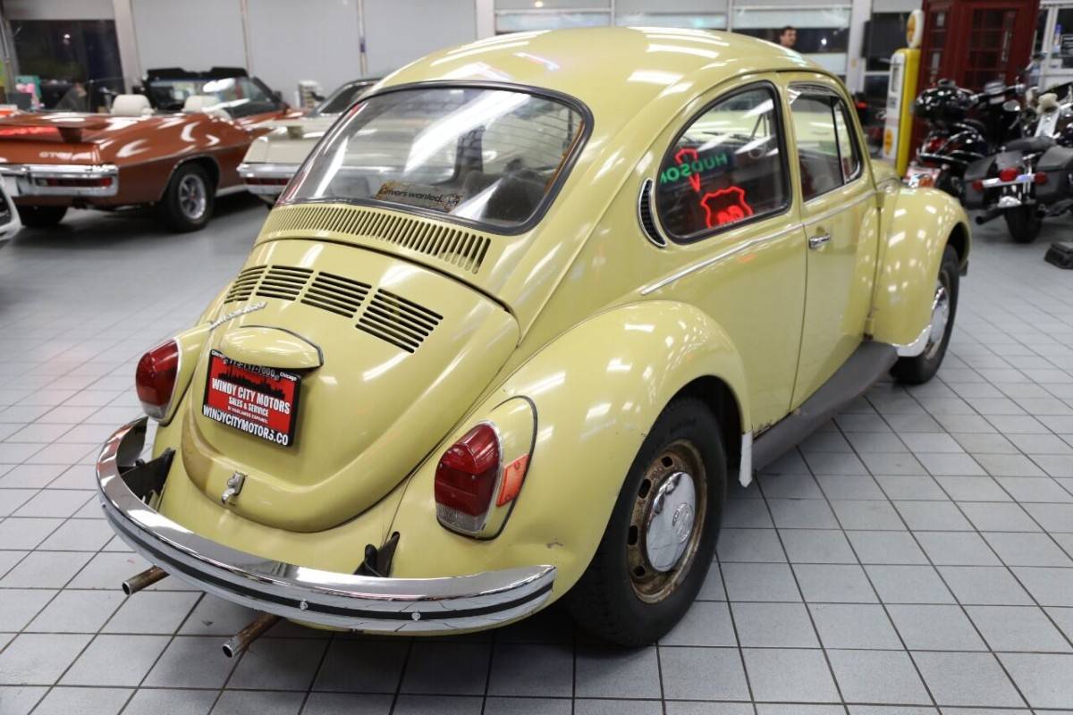 Volkswagen-beetle-1972-yellow-16