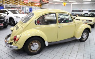 Volkswagen-beetle-1972-yellow