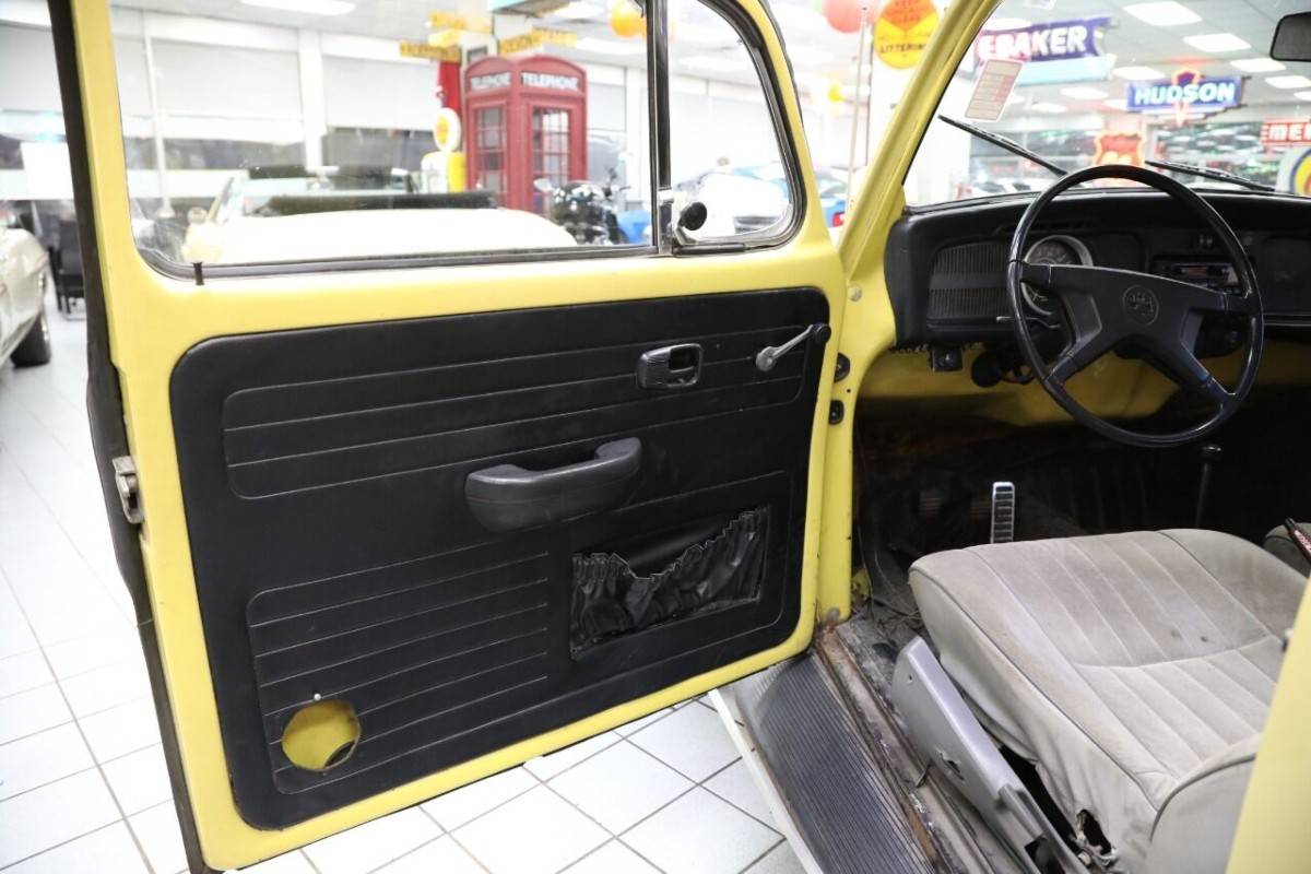 Volkswagen-beetle-1972-yellow-4