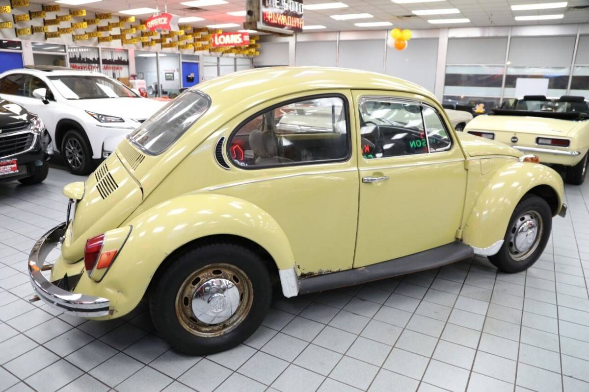 Volkswagen-beetle-1972-yellow