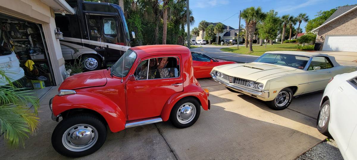 Volkswagen-beetle-1973-red-1
