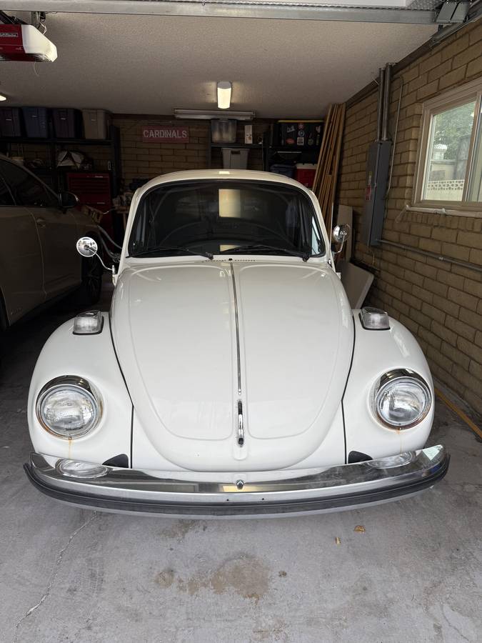Volkswagen-beetle-1974-white-1