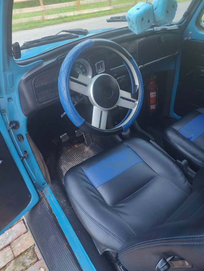 Volkswagen-beetle-1976-blue-10