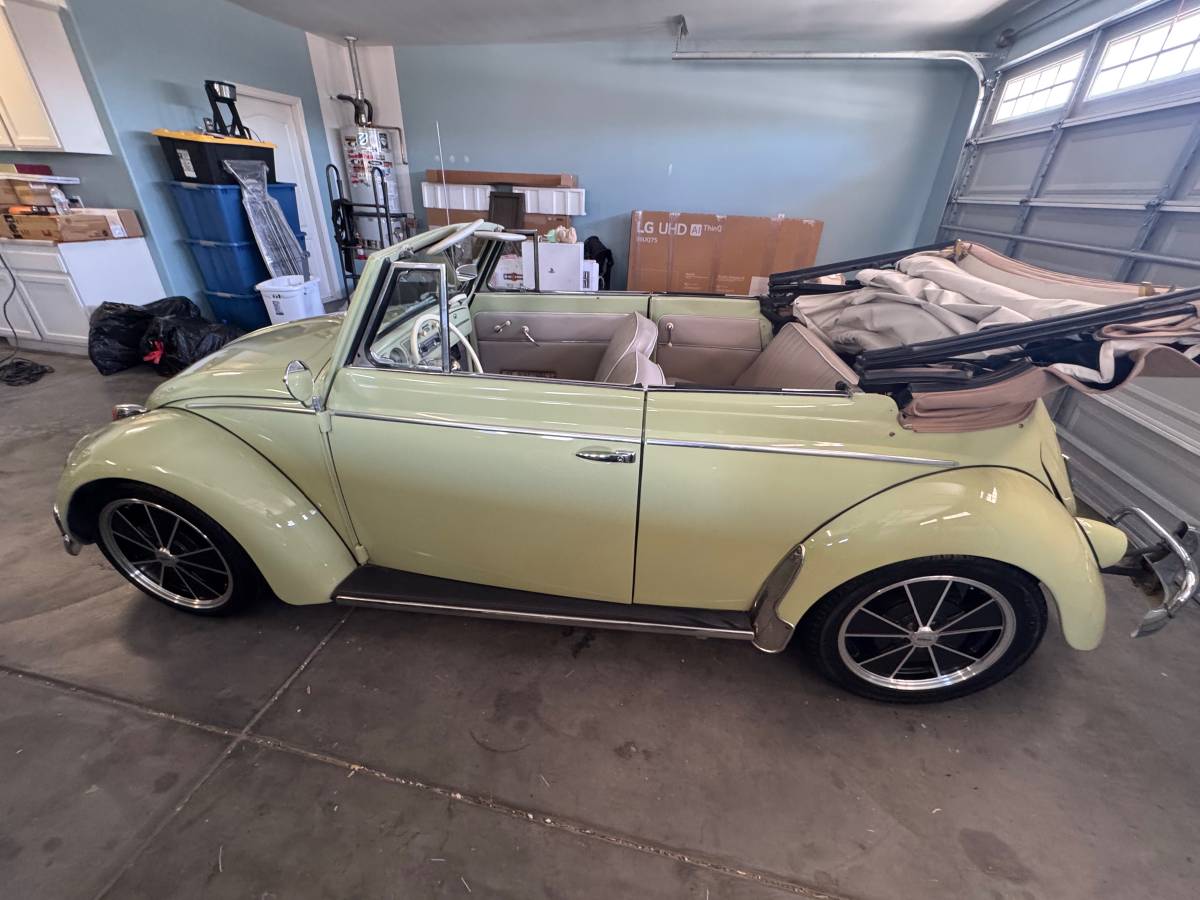Volkswagen-beetle-convertible-1959-green-13